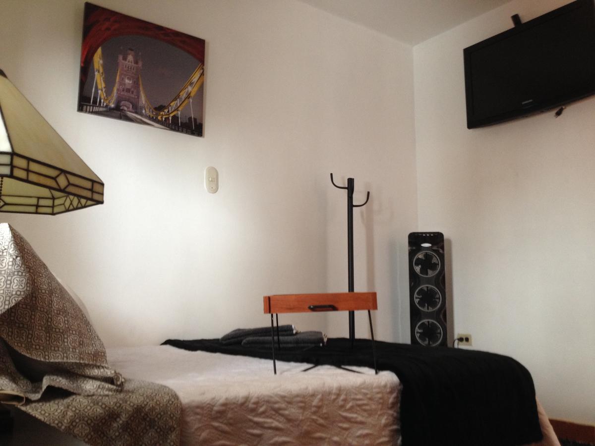 The Kings And Queens Hostel Medellín Buitenkant foto